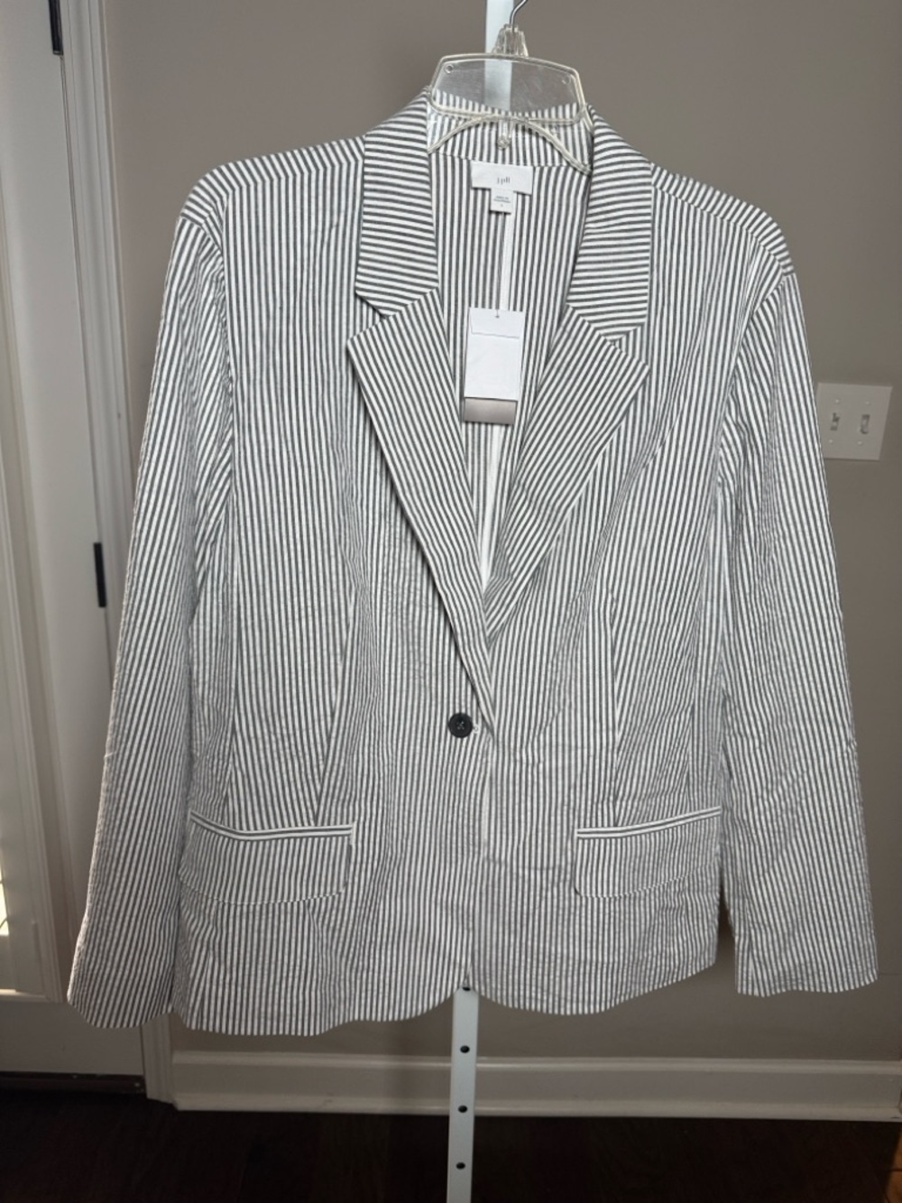 J. Jill Classic Seersucker Gray and White Striped Blazer, Sz Large,